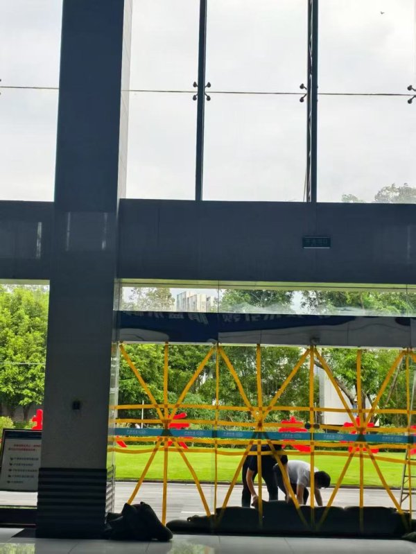 浙商配资 窗户贴“米”字、给汽车“五花大绑”……台风“桦加沙”来了，这些防御措施火了